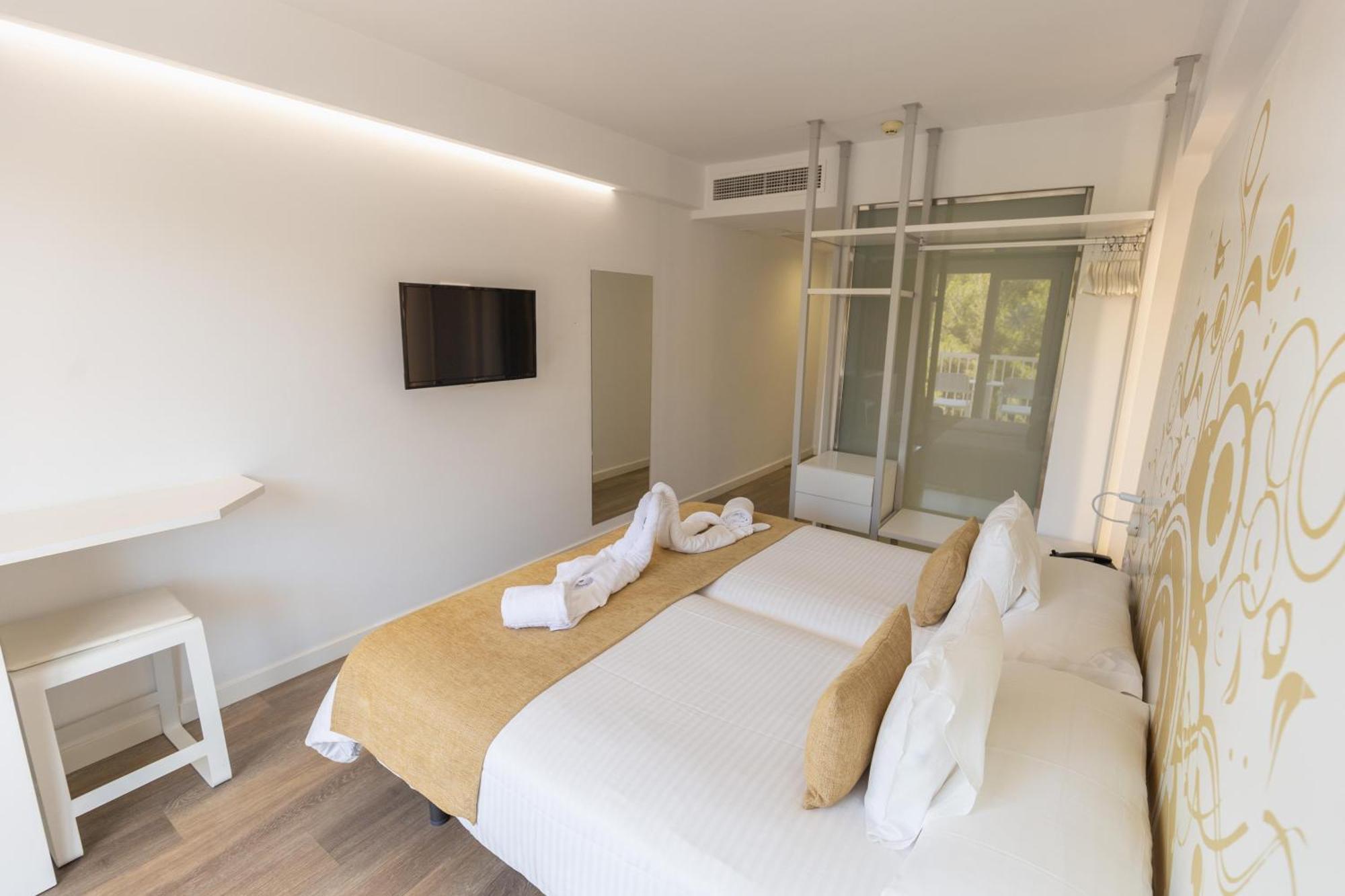 Готель Bq Cala Ratjada (Adults Only) Екстер'єр фото