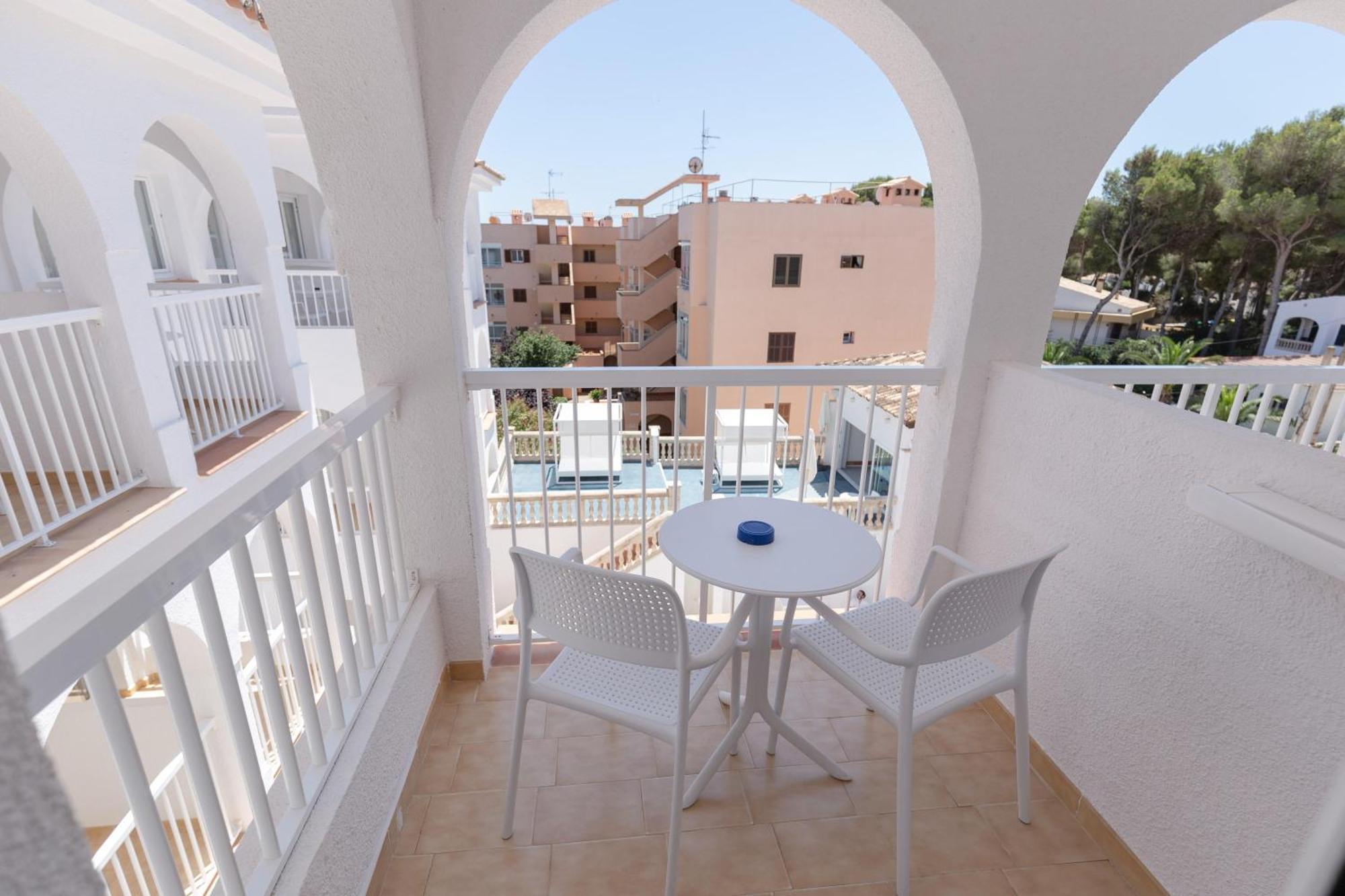Готель Bq Cala Ratjada (Adults Only) Екстер'єр фото