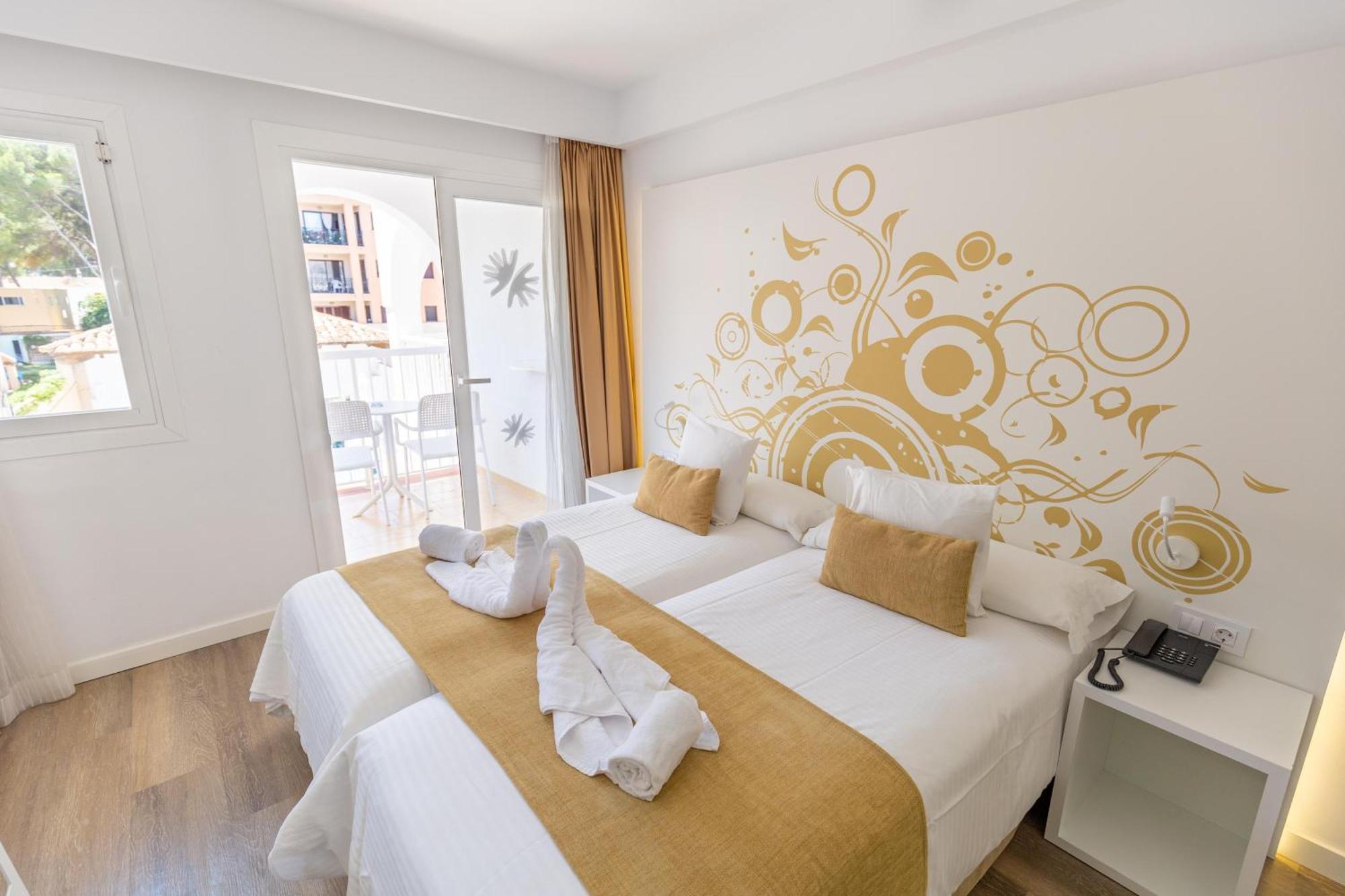 Готель Bq Cala Ratjada (Adults Only) Екстер'єр фото